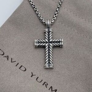 DAVID YURMAN Chevron Cross Pendant